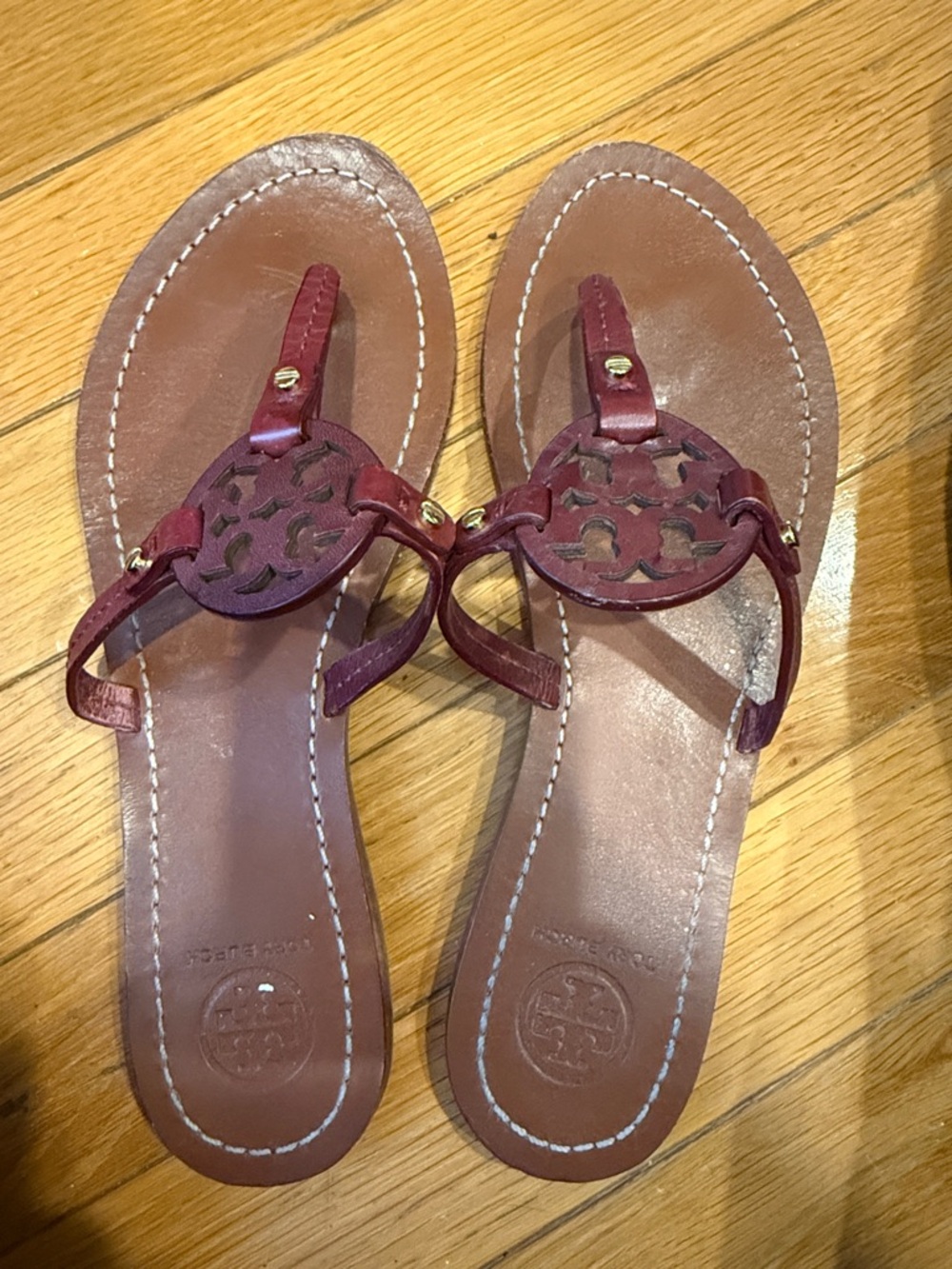 Tory Burch Leather Thong Sandals in Wine